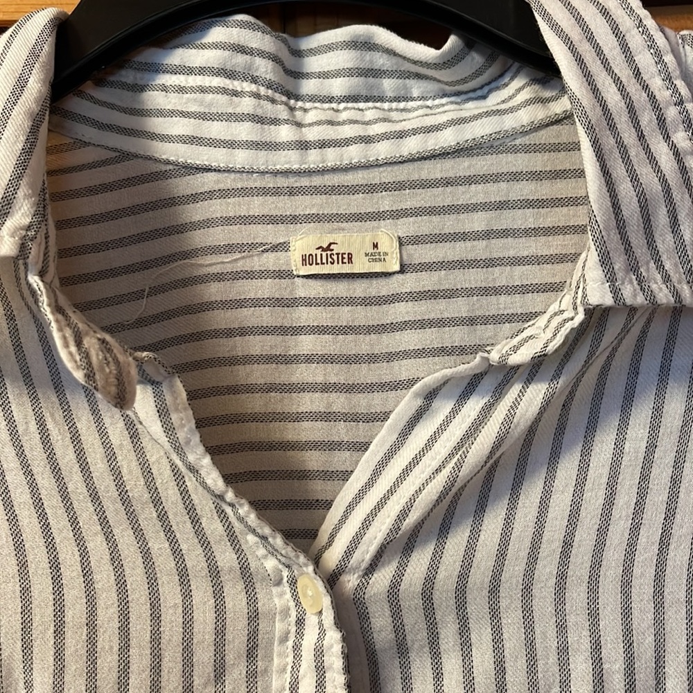 Hollister Button Up LS Shirt - Picture 2 of 4